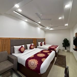 Deluxe Family Suite